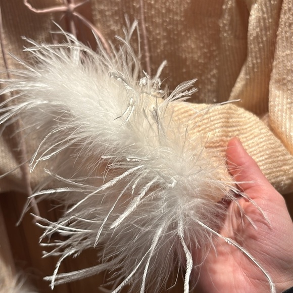 FILKK sequin toe front long sleeve feather trim top - Picture 4 of 7